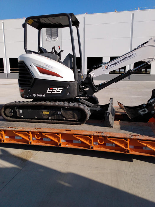 2021 BOBCAT E35
