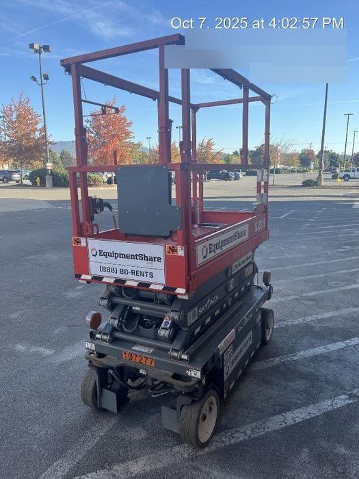 2020 Skyjack SJIII-3219 Solid NM Tires, Half height spring hinged entry gate, Dual Beacons, 800W Inverter