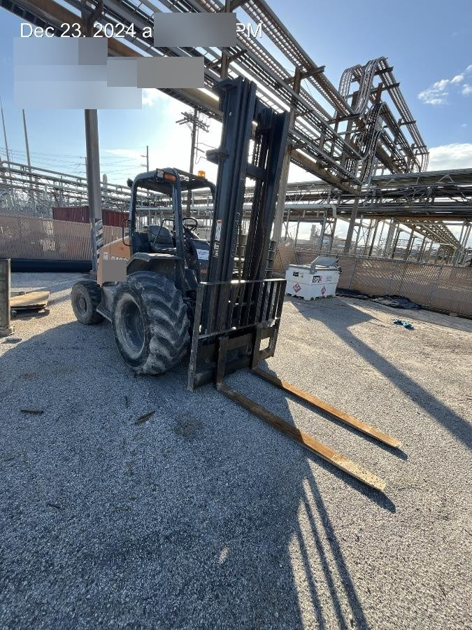 2023 CASE 588H