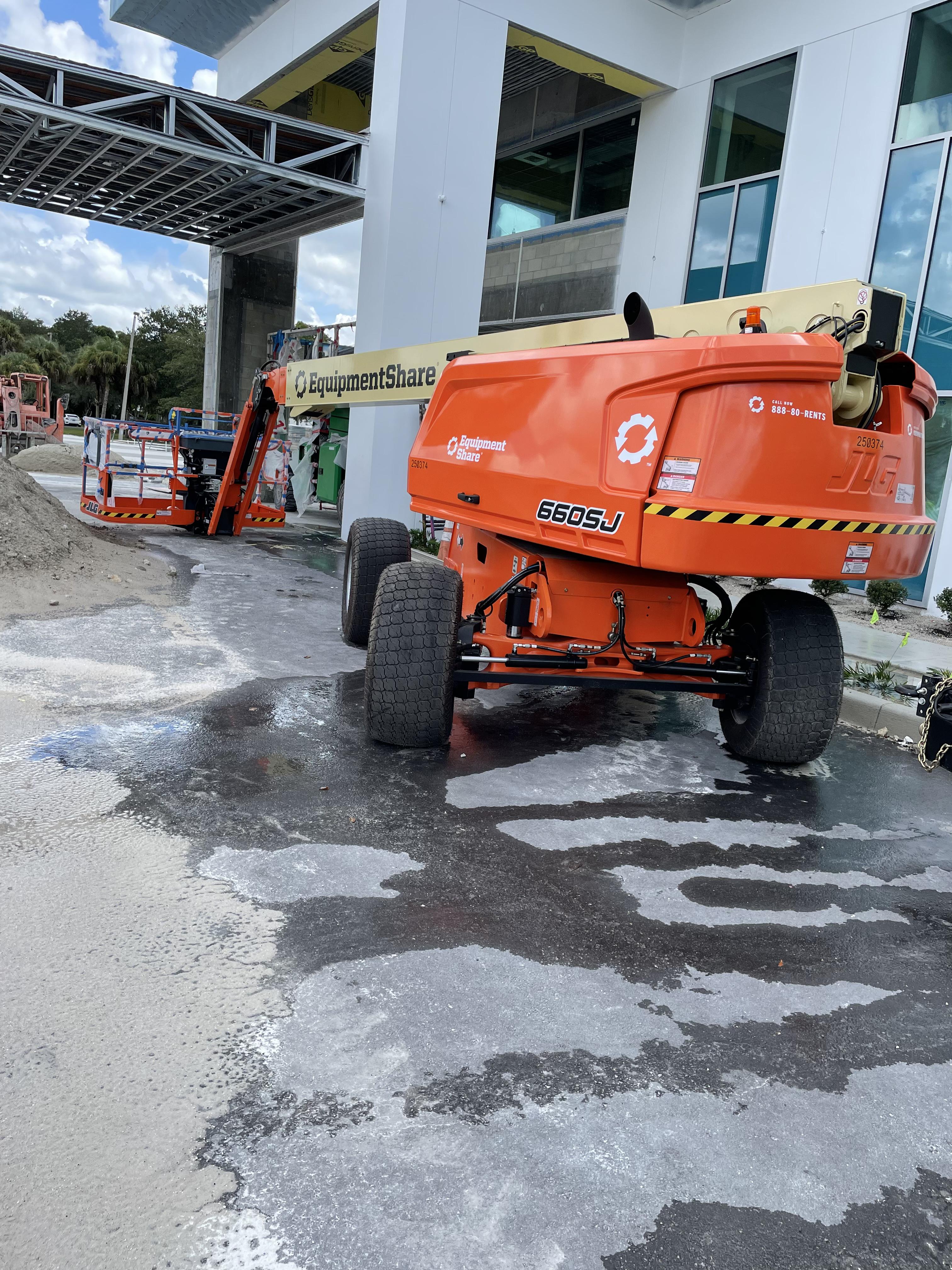 2022 JLG 660SJ