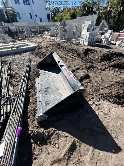 2025 TAKEUCHI 80" Smooth Bucket - Takeuchi