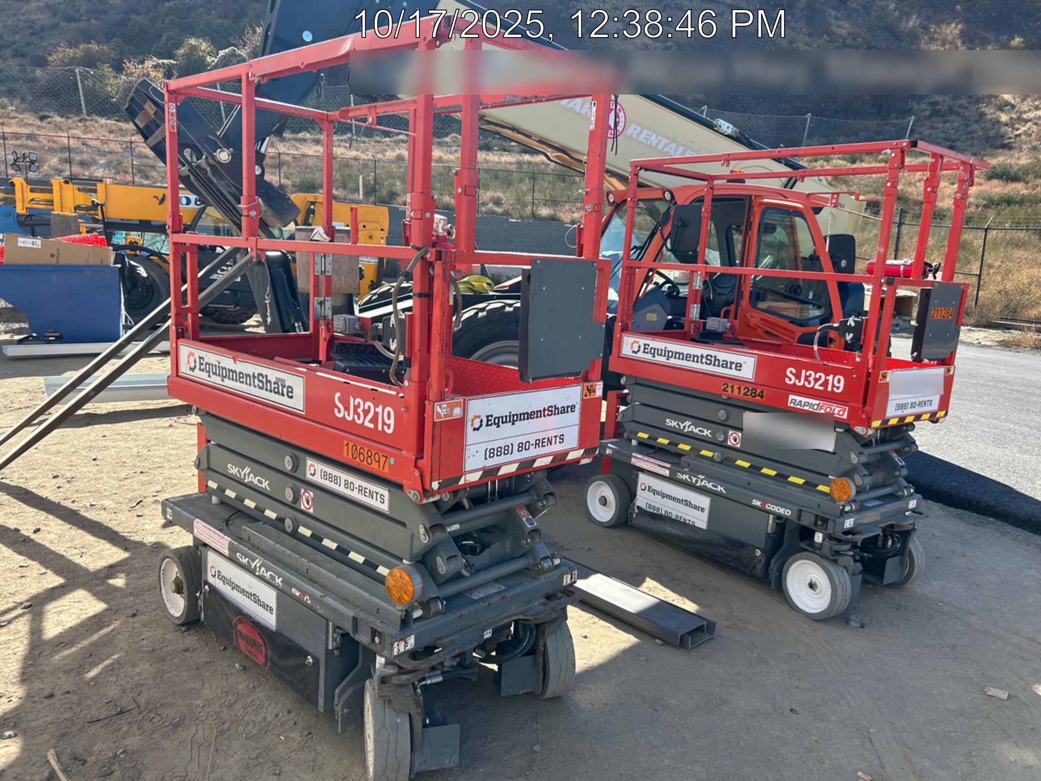 2020 Skyjack SJIII-3219 Solid NM Tires, Half height spring hinged entry gate, Dual Beacons, 800W Inverter