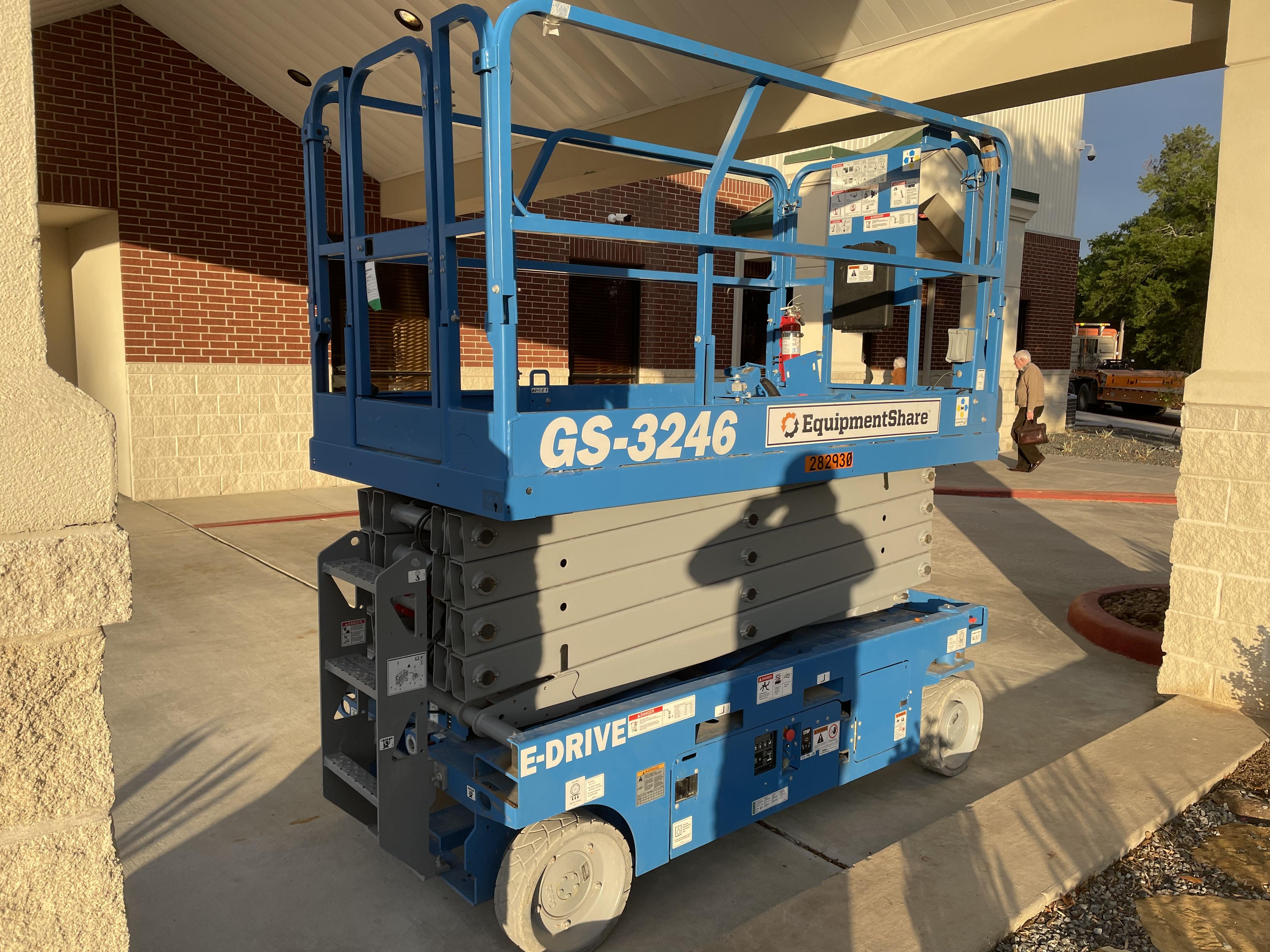 2022 GENIE GS-3246