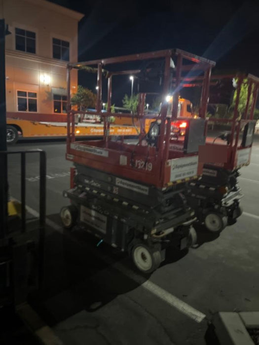 2020 Skyjack SJIII-3219 Solid NM Tires, Half height spring hinged entry gate, Dual Beacons, 800W Inverter