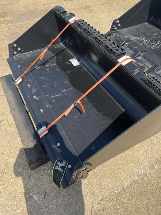 2025 EQUIPMENTSHARE 1006146 - 72" Smooth Bucket, CTL