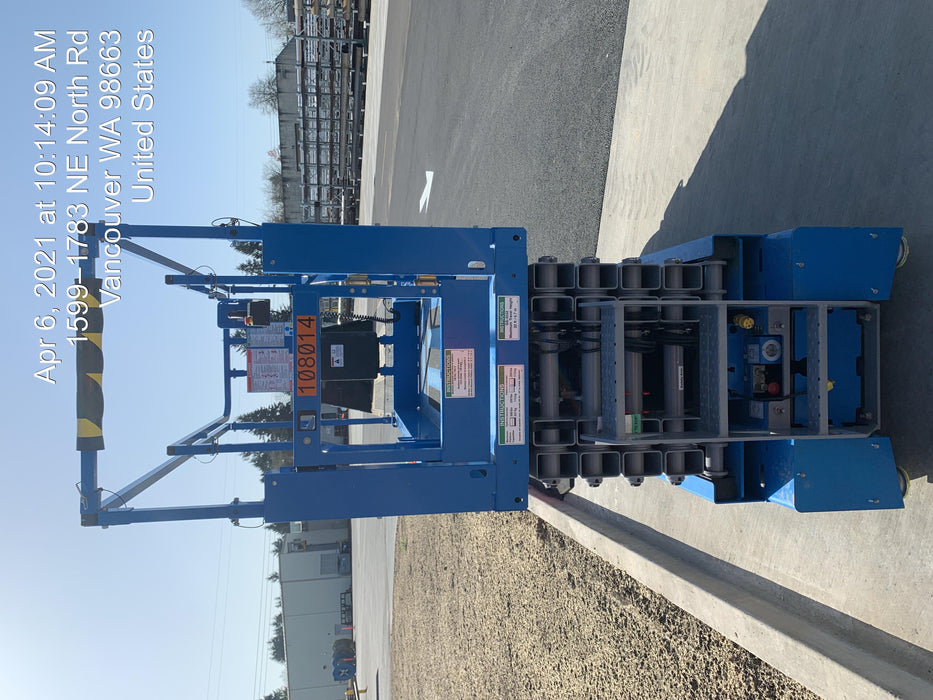 2020 Genie GS-3232 Standard, Folding half height swing gate, 800W Inverter