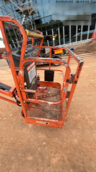 2019 JLG E300AJP