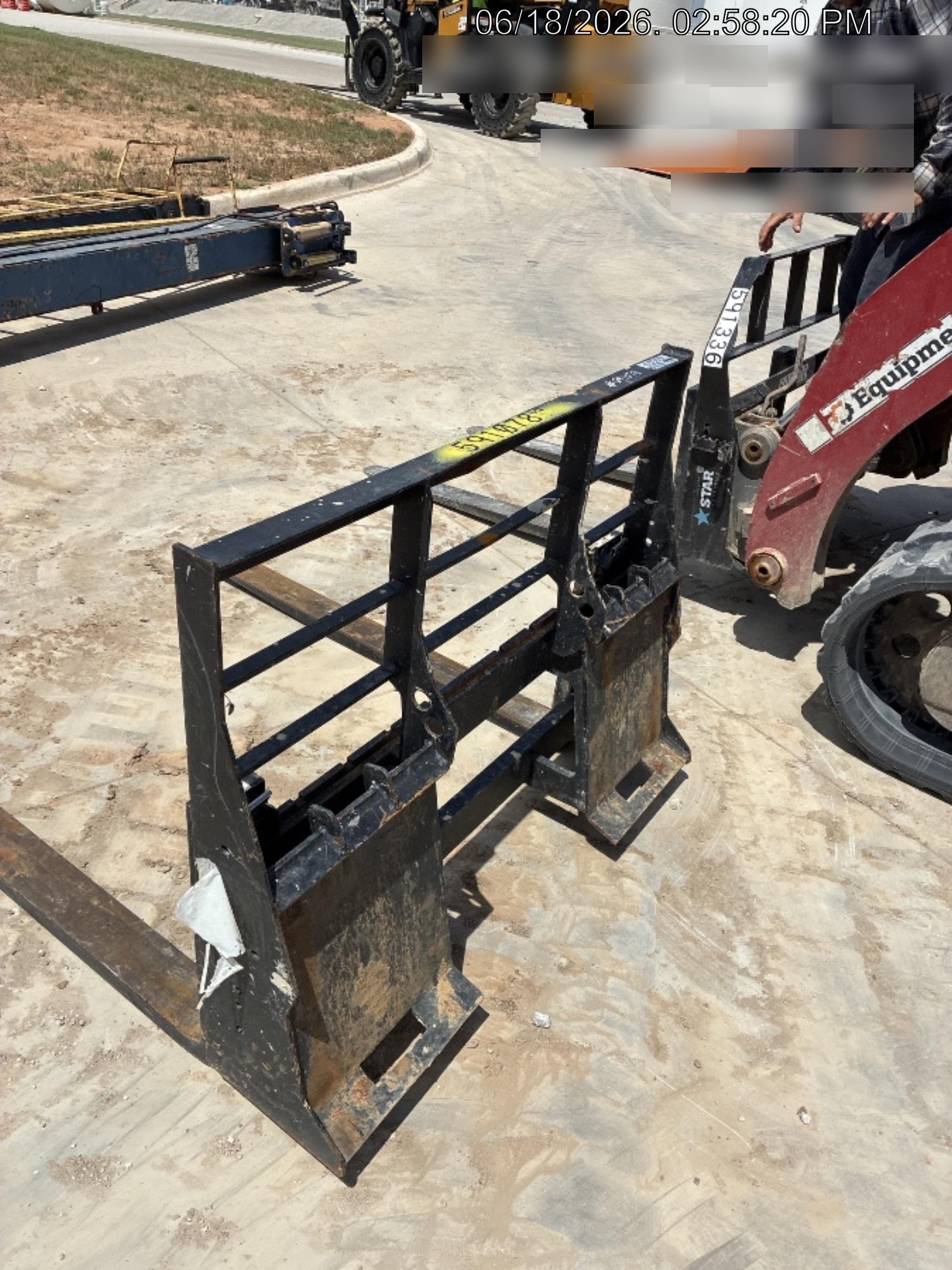 2025 ARROW MATERIAL HANDLING 48" Pallet Forks - Arrow