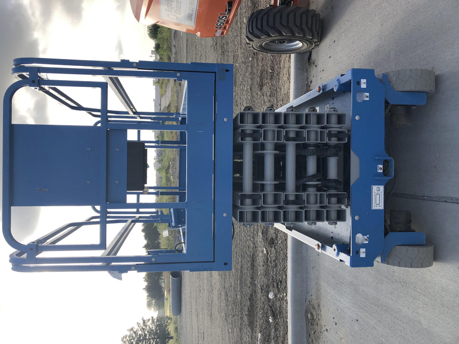 2019 Genie GS-4047 Folding rails with half height swing gate