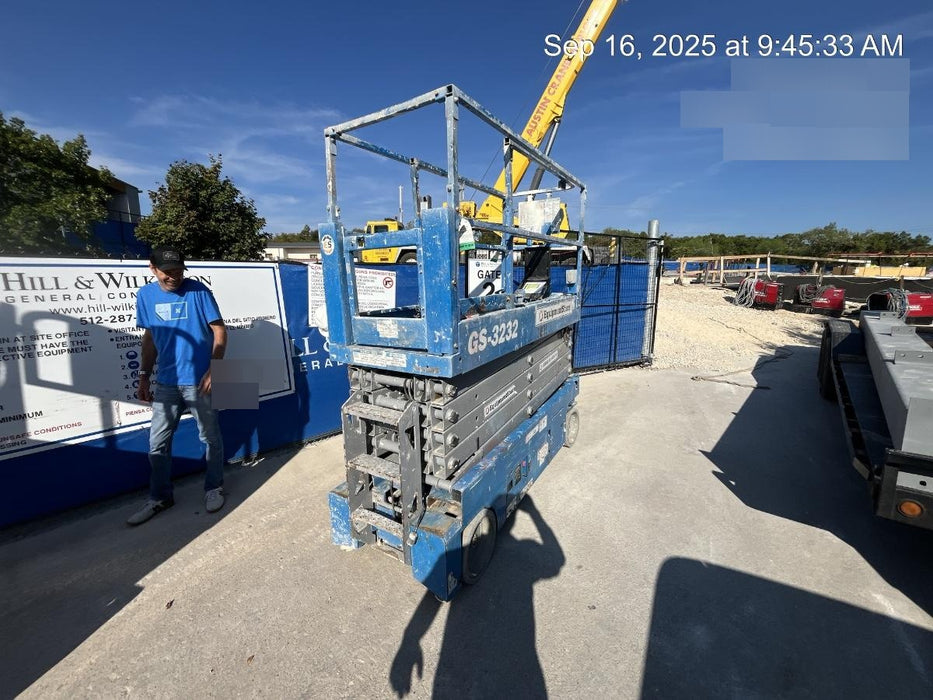 2017 Genie GS-3232 Genie GS3232 Scissor Lift