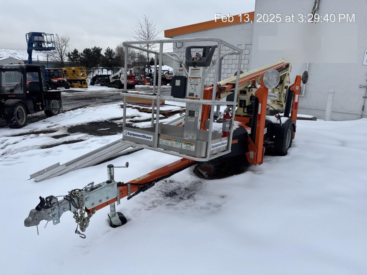 2022 JLG T350