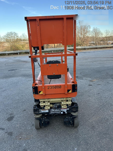 2022 JLG ES1330L