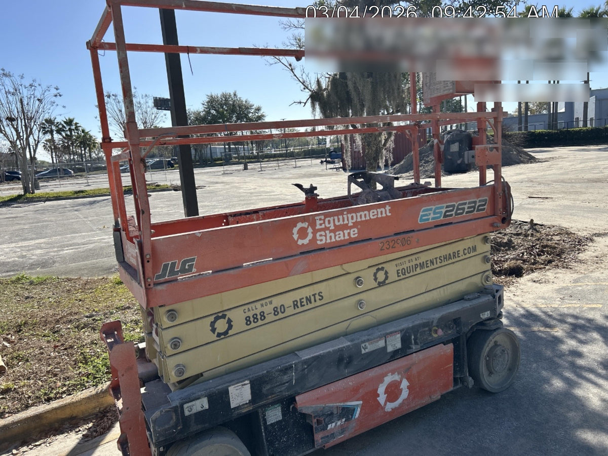2022 JLG ES2632