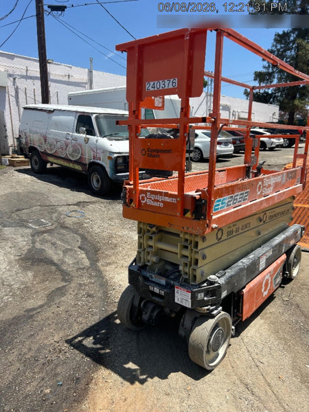 2022 JLG ES2632
