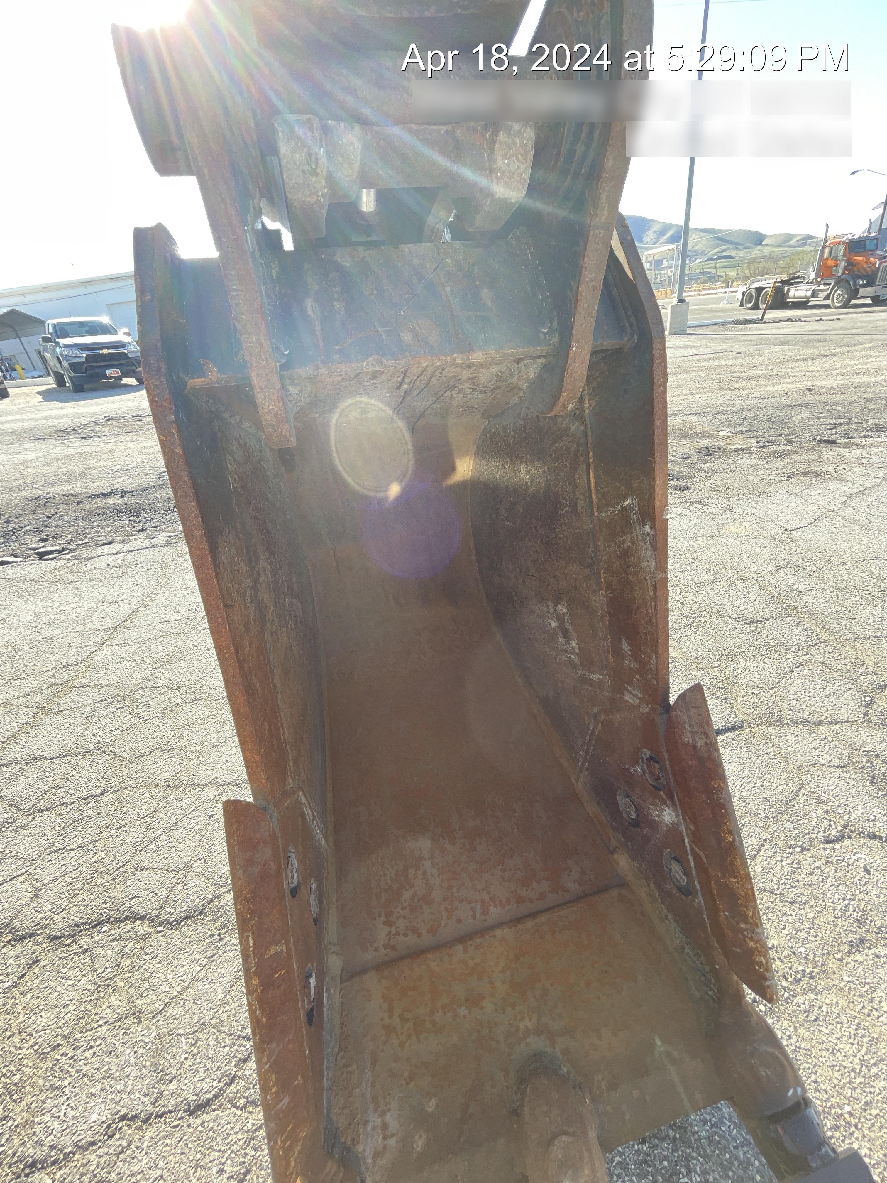 2020 DOOSAN 24" Bucket-Doosan