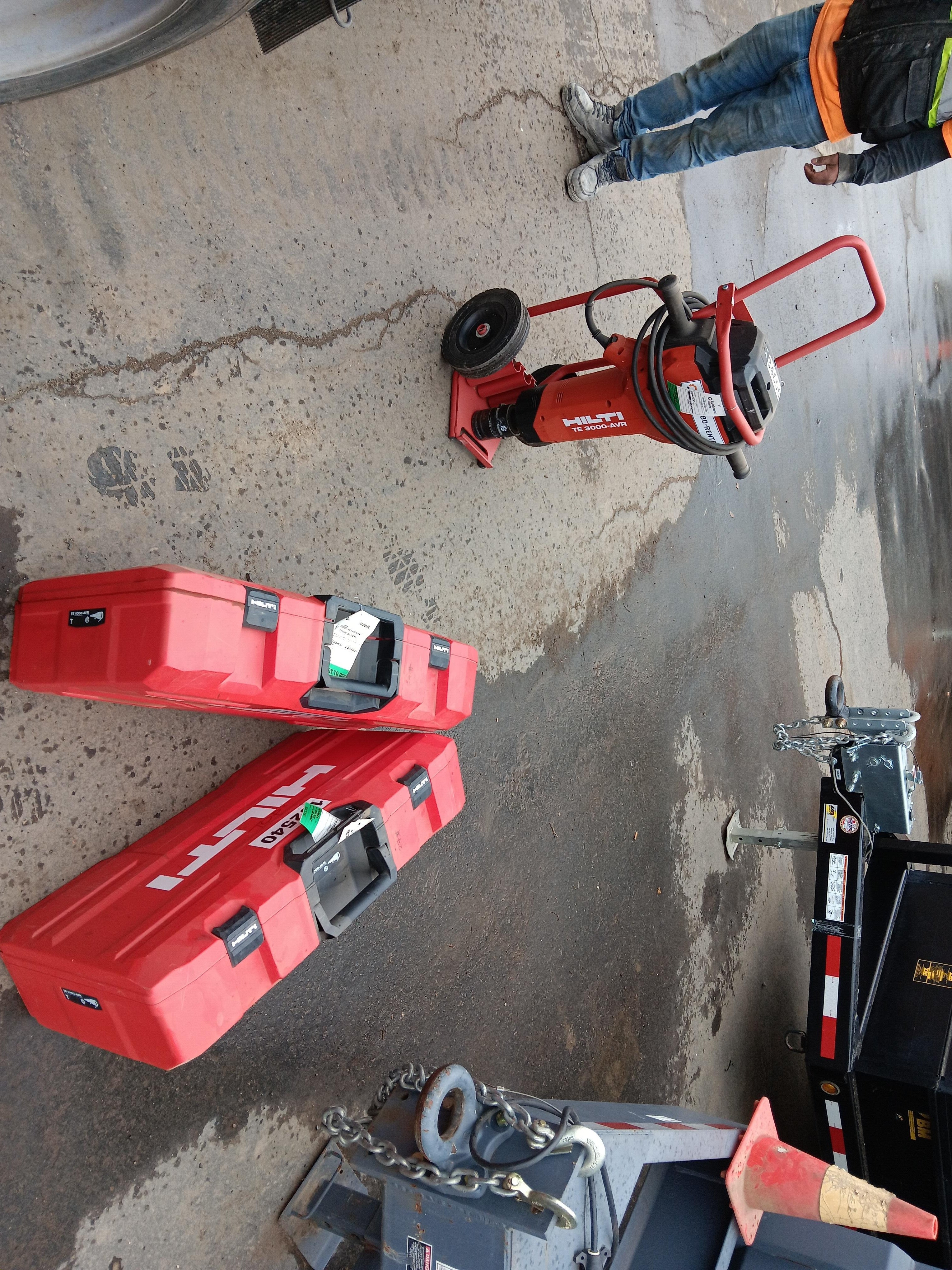 2023 HILTI TE 3000-AVR