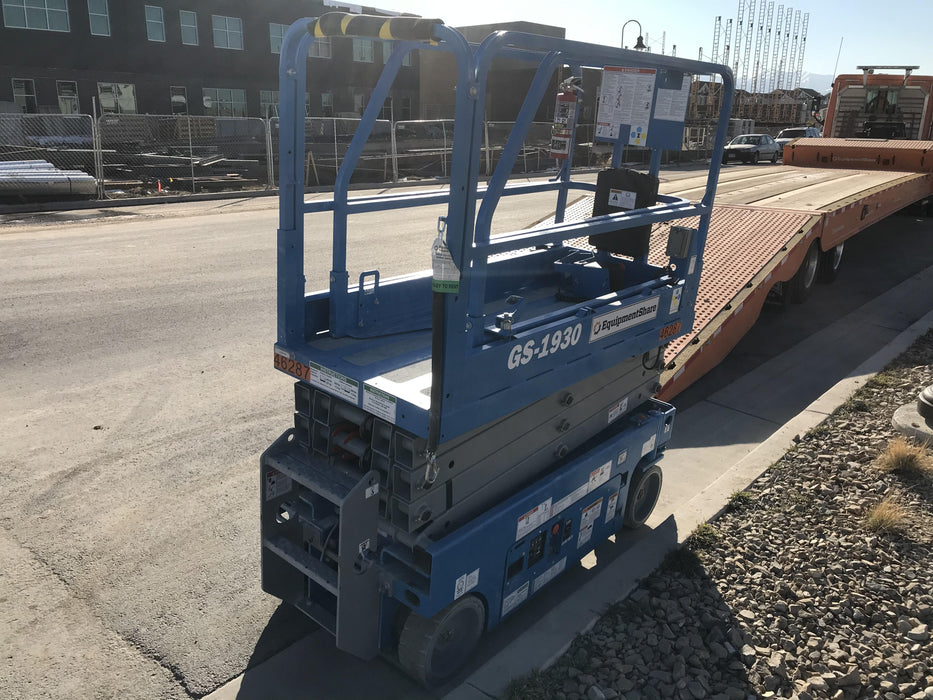 2019 Genie GS-1930 Fixed rails with chain Entry