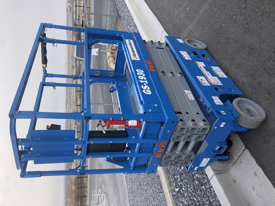 2020 Genie GS-1930 Solid Non Marking Tires, Beacon, Folding rails with half height swing gate, 800W Inverter