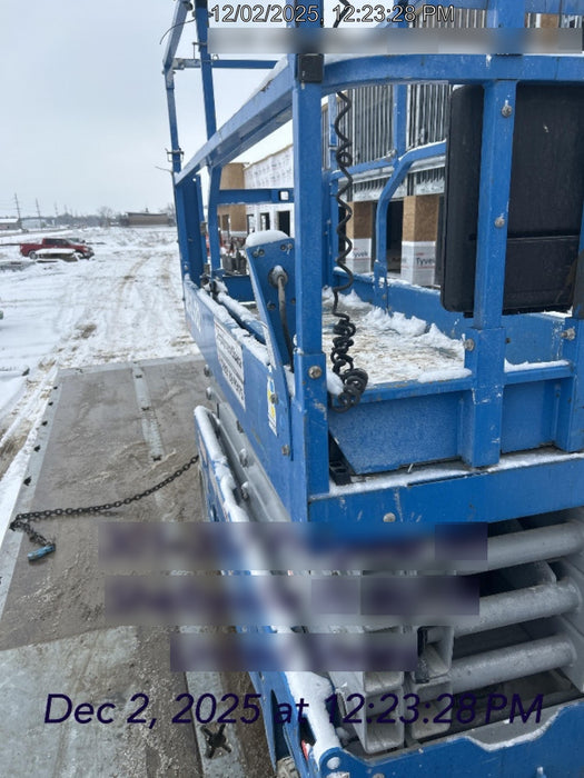 2019 Genie GS-2632 Folding rails with half height swing gate