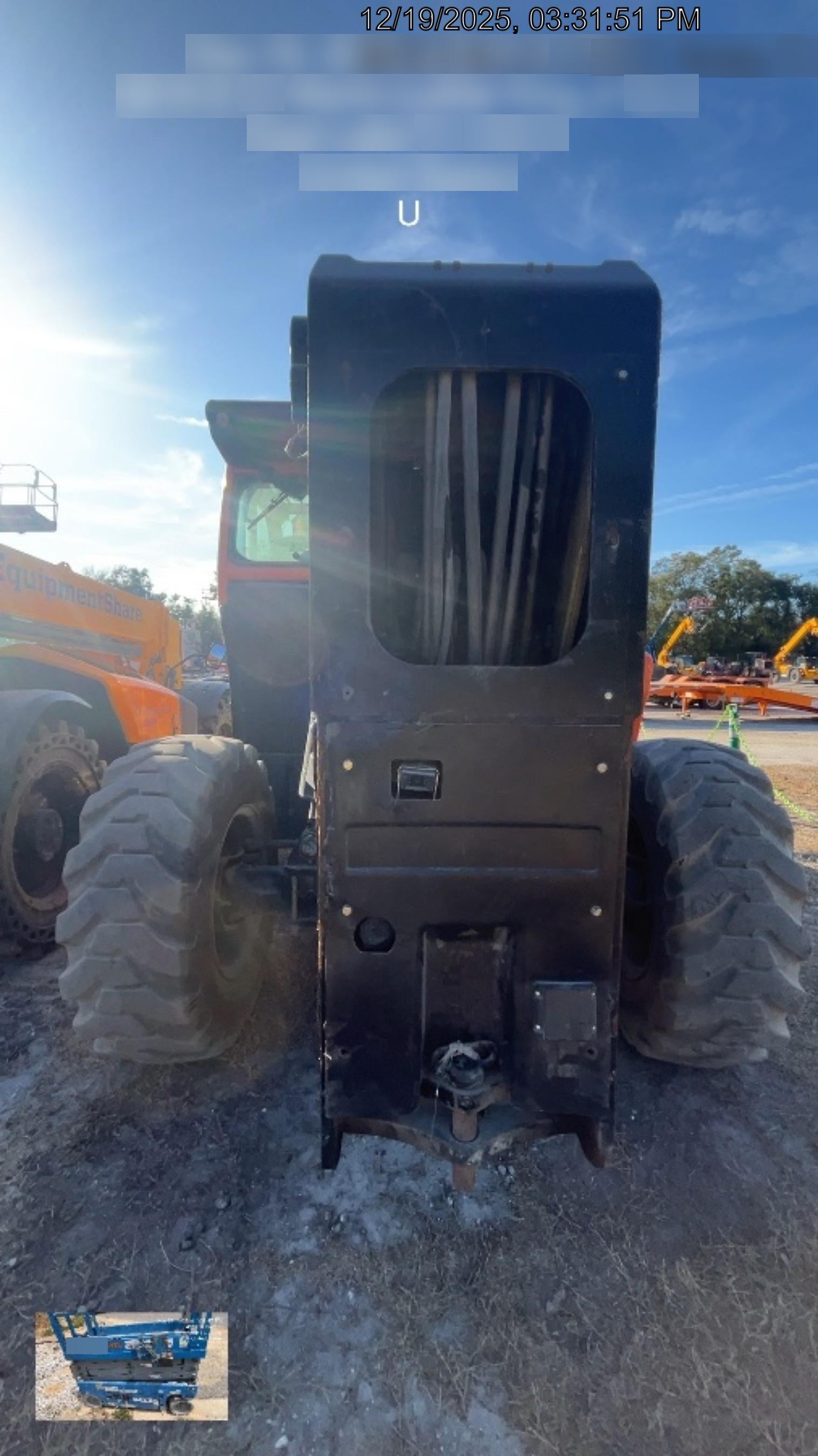 2022 JLG 1075