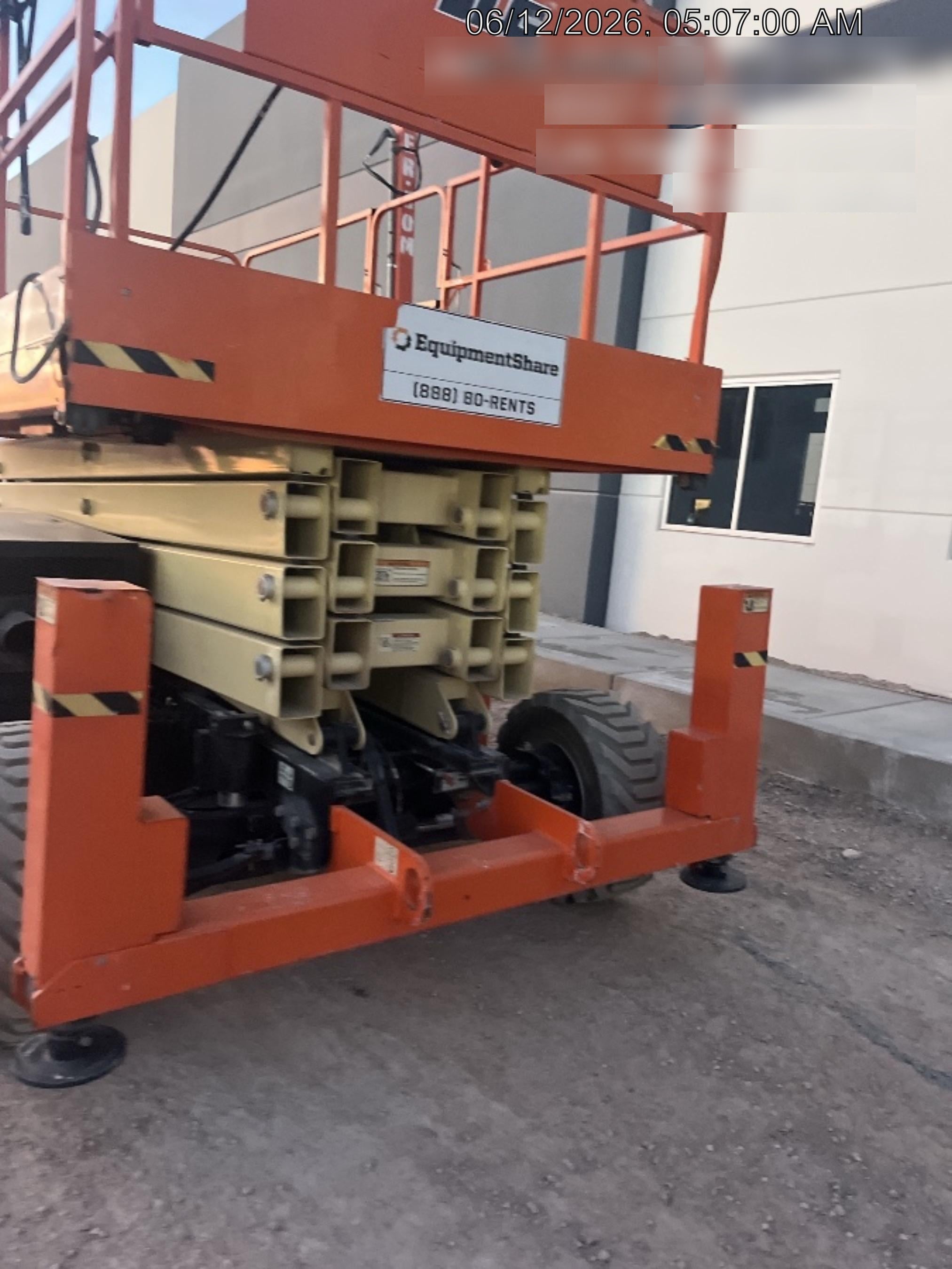 2020 JLG 430LRT