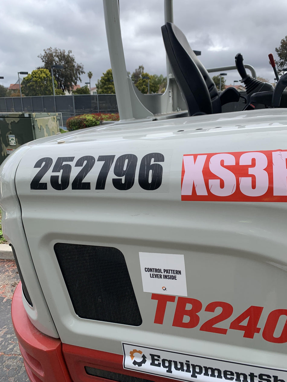 2021 TAKEUCHI TB240R