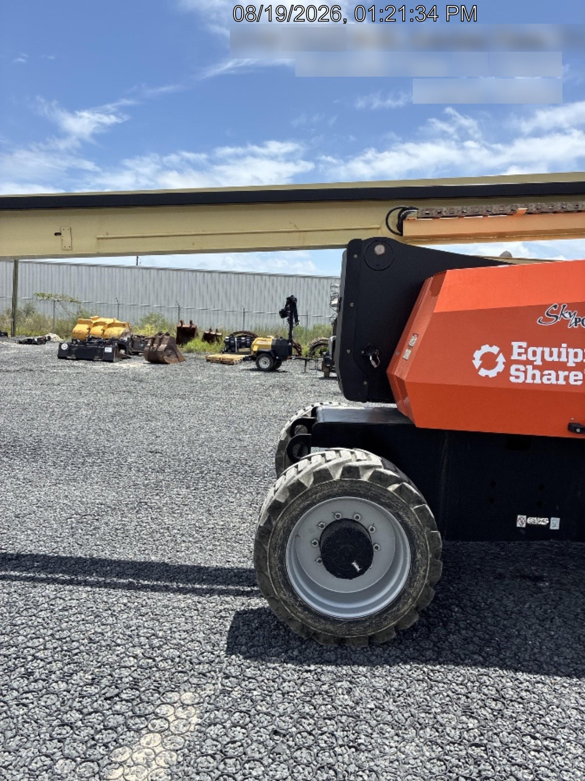 2025 JLG 800AJ