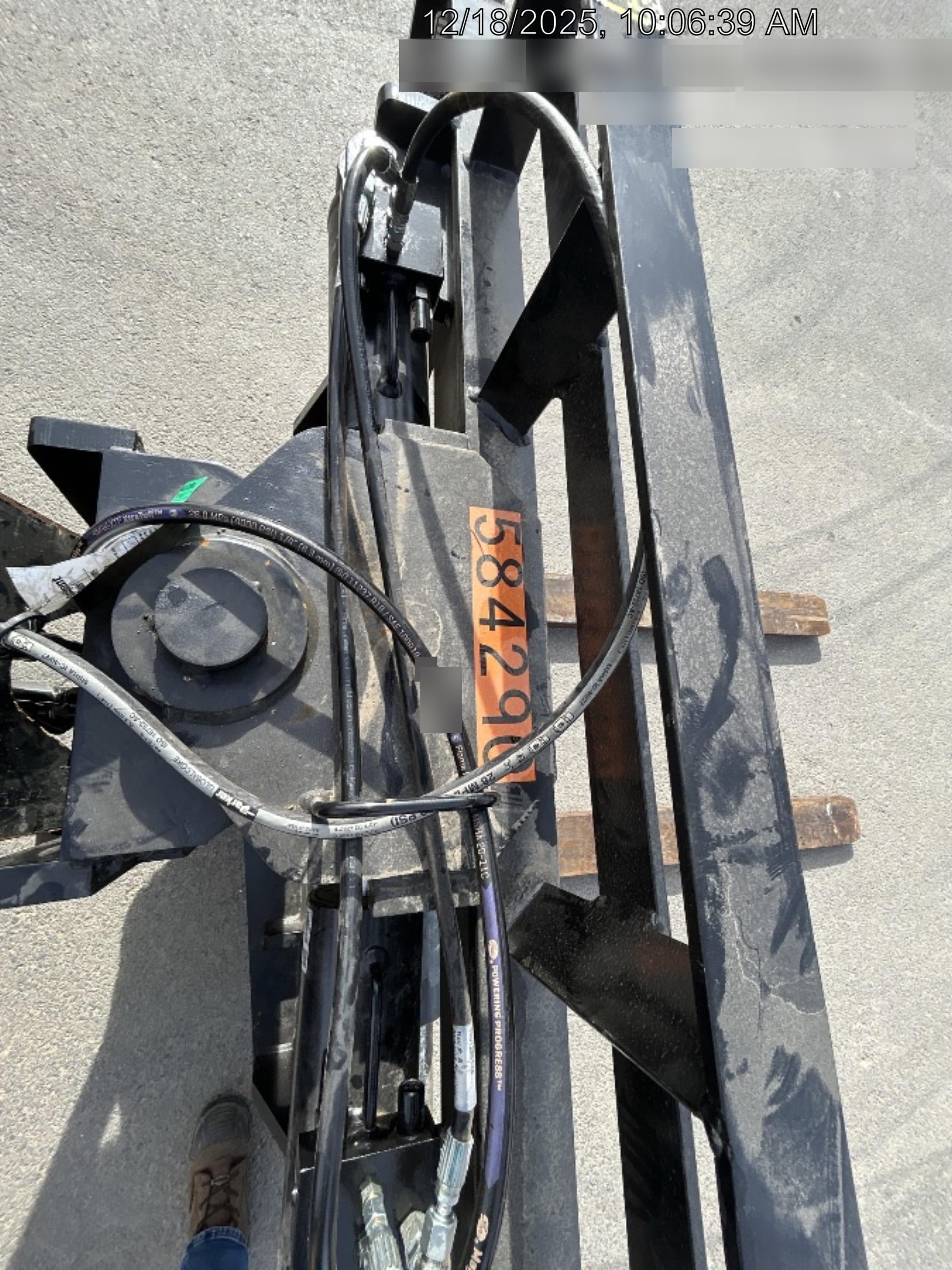 2025 JLG 1001095418