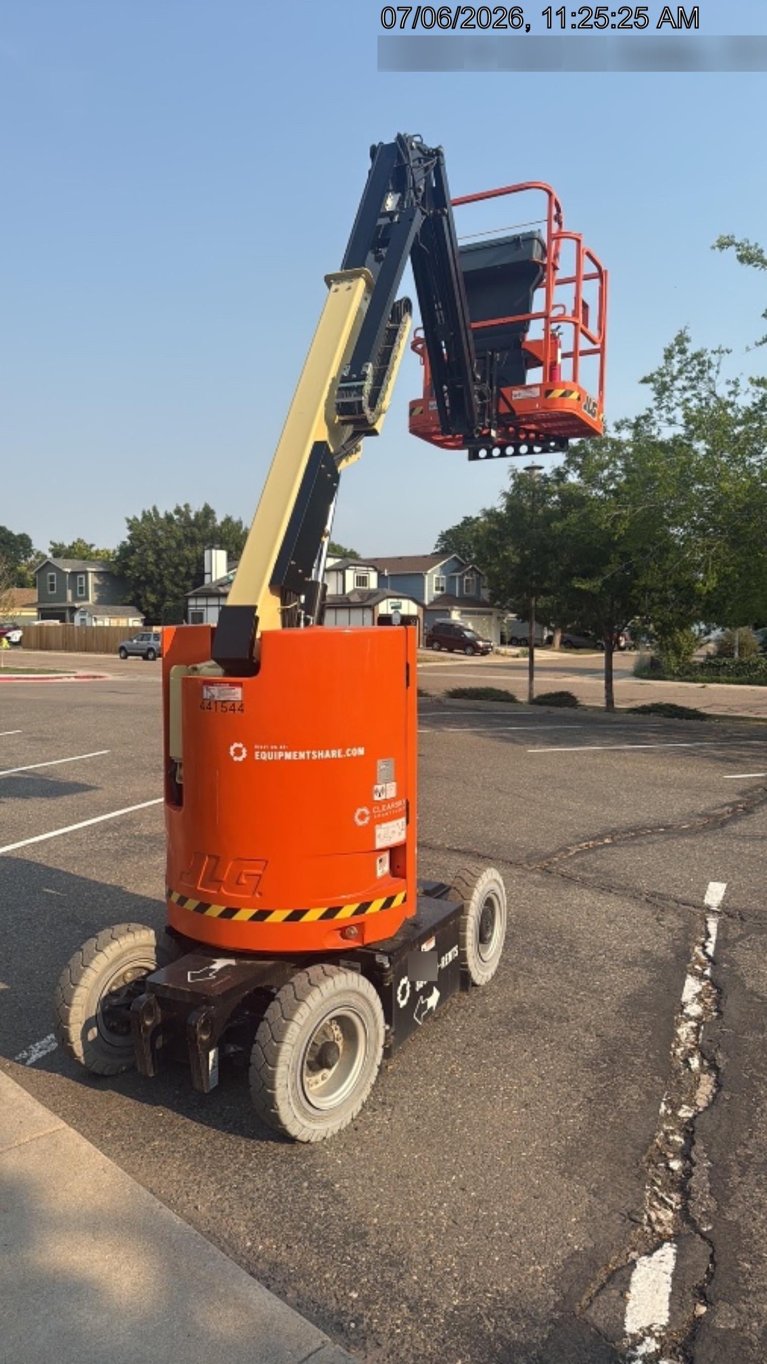 2024 JLG E300AJP