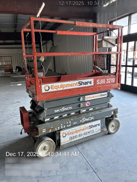 2018 Skyjack SJIII-3219 Skyjack SJIII3219 Scissor Lift w/Trojan Batteries