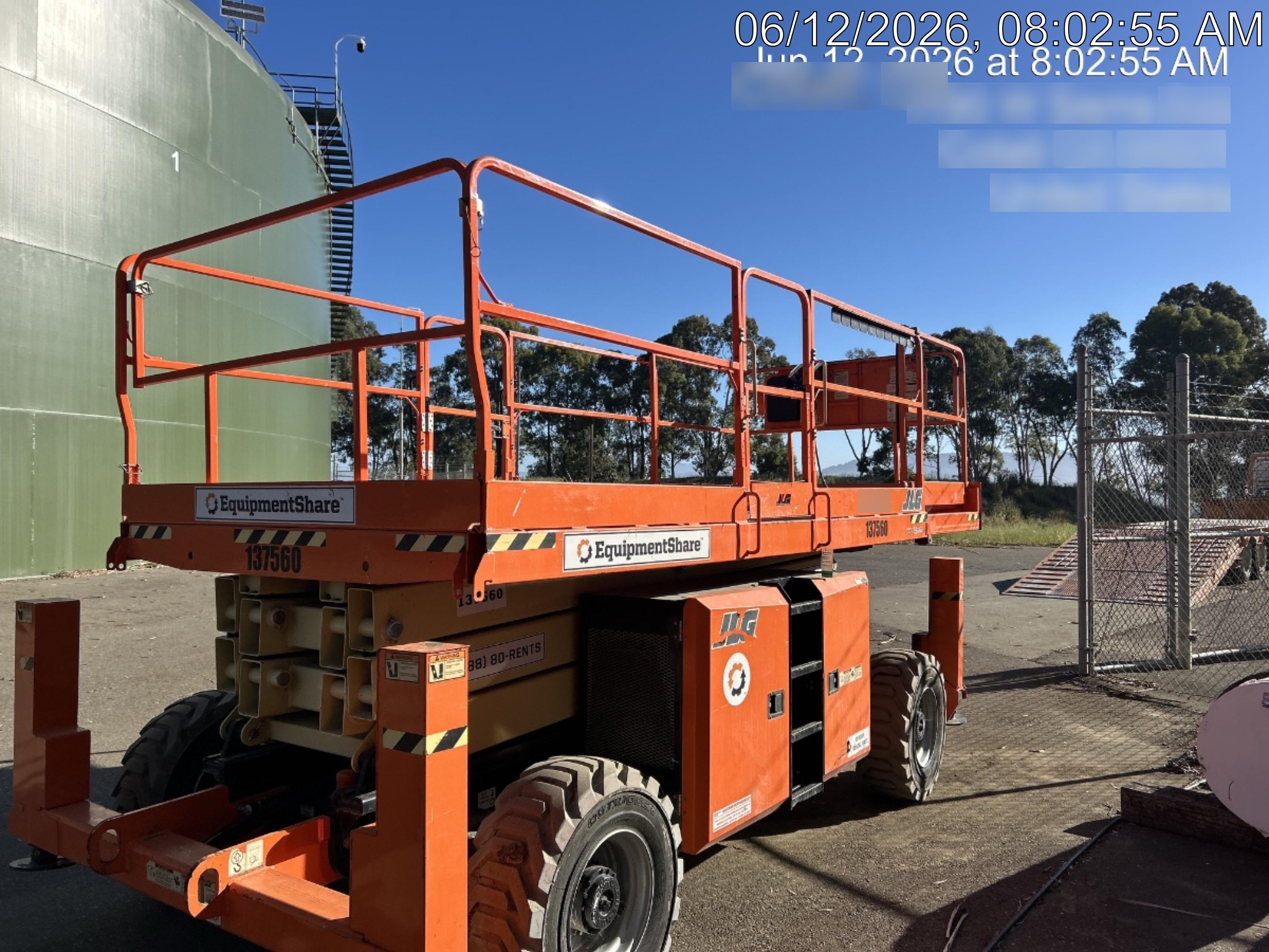2021 JLG 330LRT