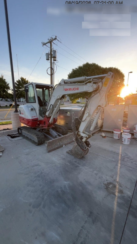 2024 TAKEUCHI TB235-2CR
