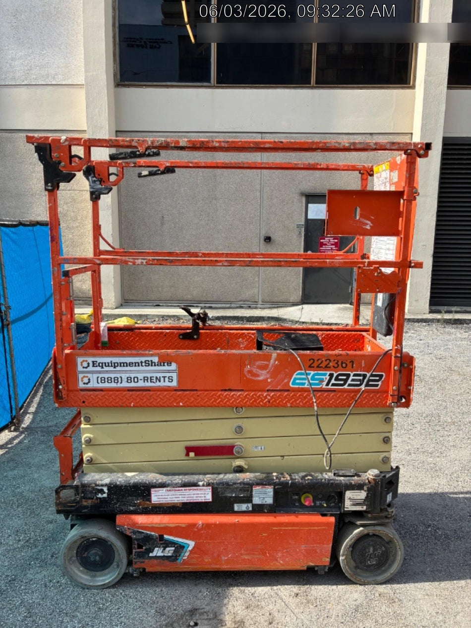 2022 JLG ES1932