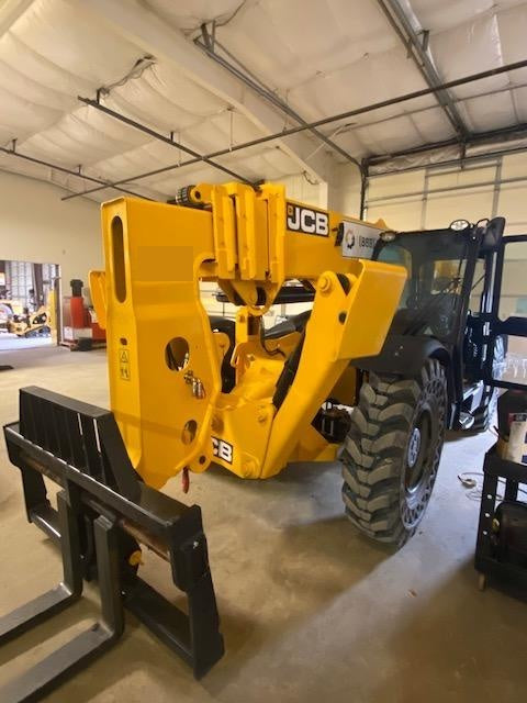 2020 JCB 510-56 Cab/Heat/Air, 74 HP, Solid Tires, STD Worklight, Beacon, Aux Hydraulics, Lifting Eye, Back up Alarm w/66" Carriage/60" Forks