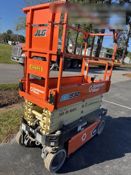 2024 JLG ES1932