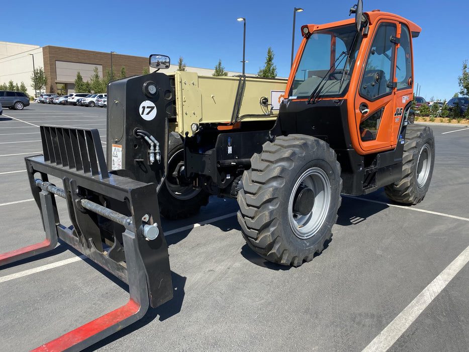 2022 JLG 1732