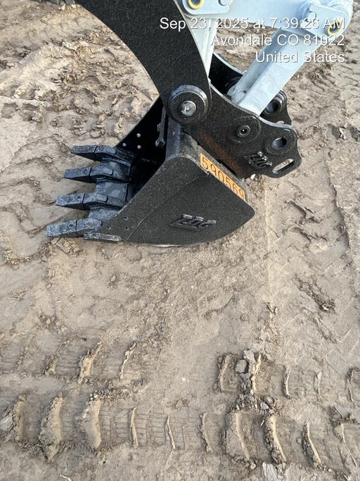 2025 TAKEUCHI 18" HD Bucket - Takeuchi