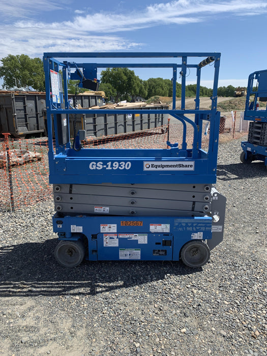 2020 Genie GS-1930 Solid Non Marking Tires, Beacon, Folding rails with half height swing gate, 800W Inverter