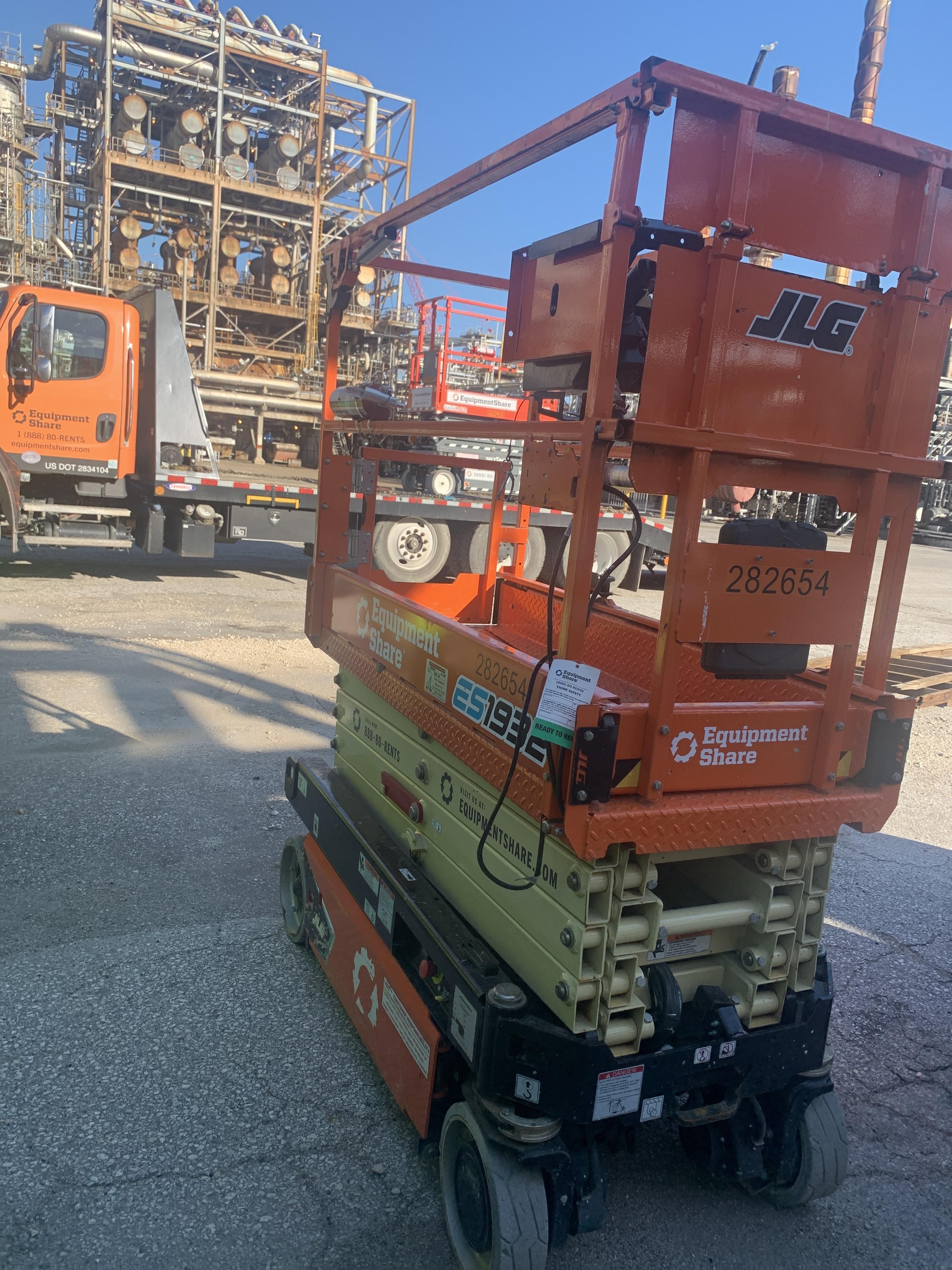 2022 JLG ES1932