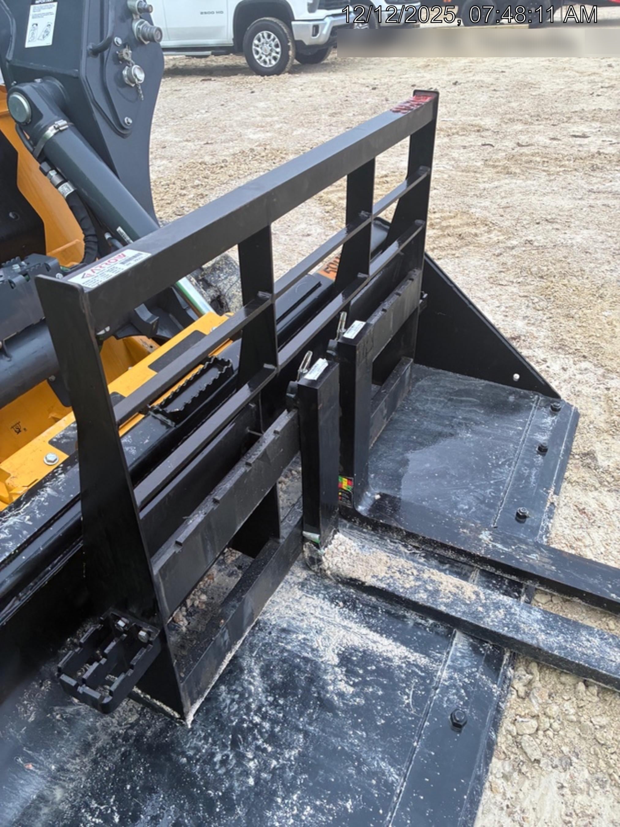 2025 ARROW MATERIAL HANDLING 24" Pallet Fork Frame