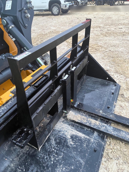 2025 ARROW MATERIAL HANDLING 24" Pallet Fork Frame