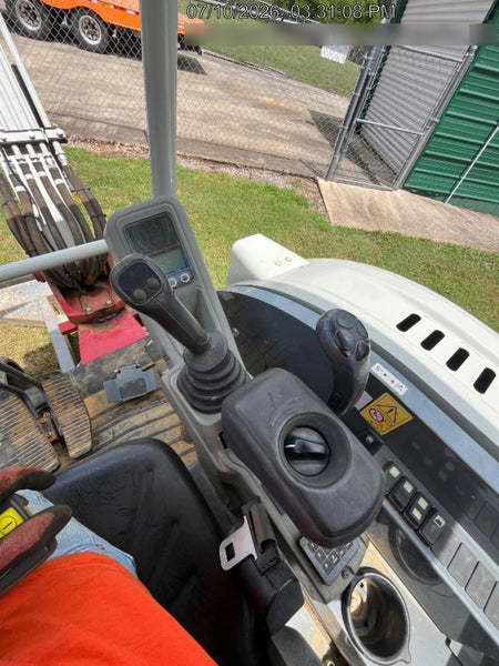2022 TAKEUCHI TB235-2R