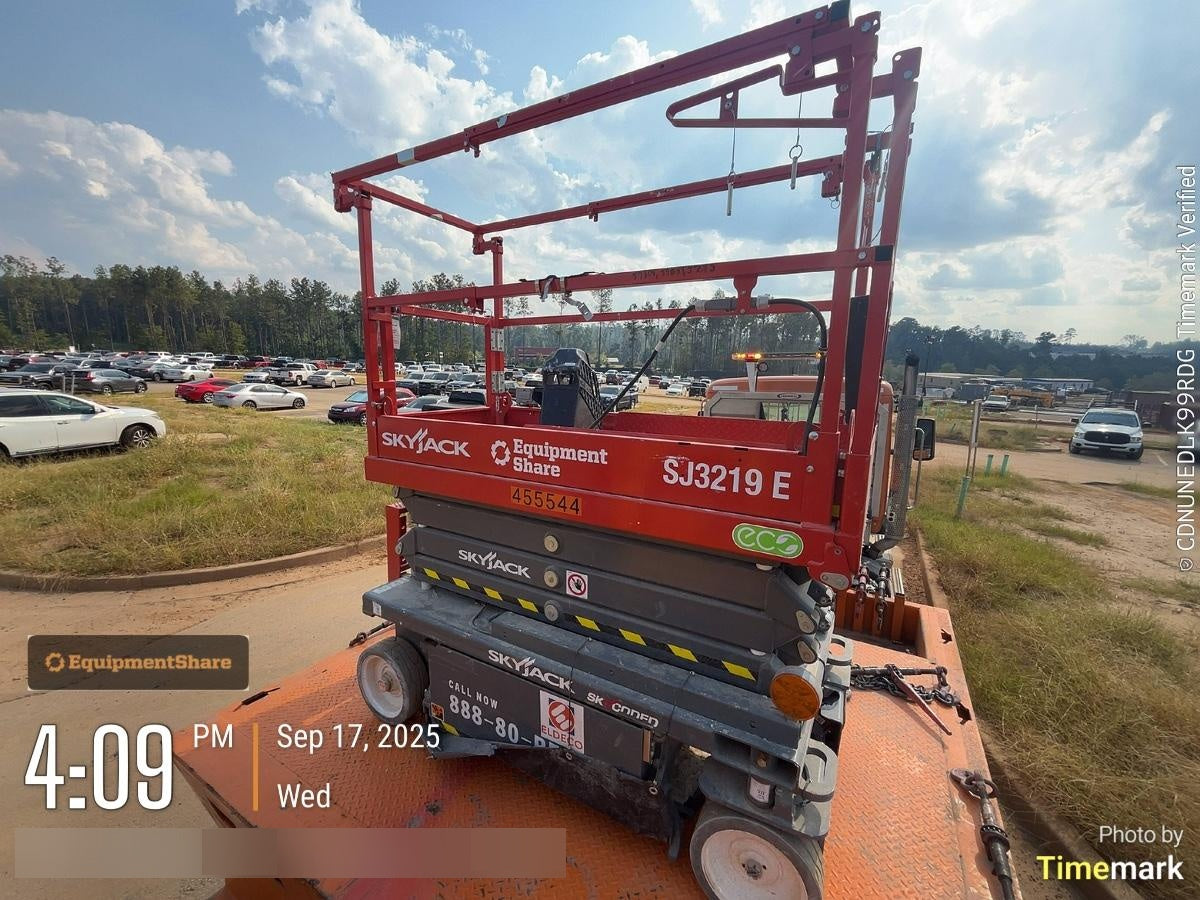 2024 Skyjack SJ3219 Electric Drive, Sld NM Tires, DBcns, RFRails, Power to Platform, T3 + Access Control