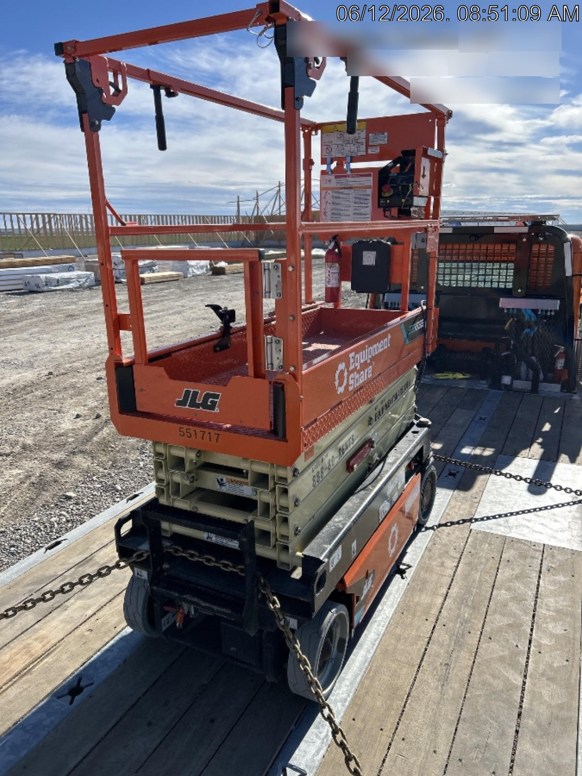 2025 JLG ES1932