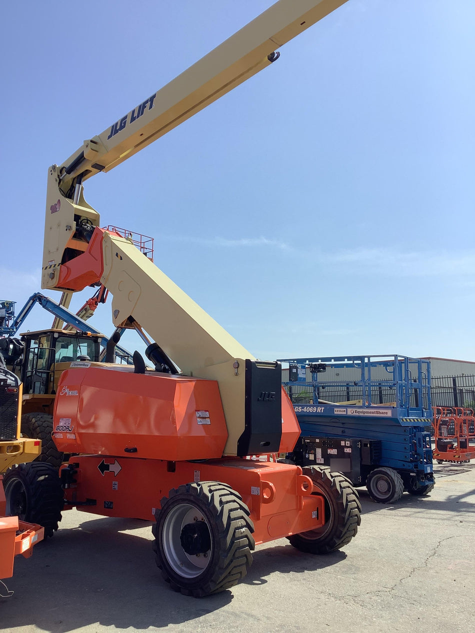 2022 JLG 800AJ