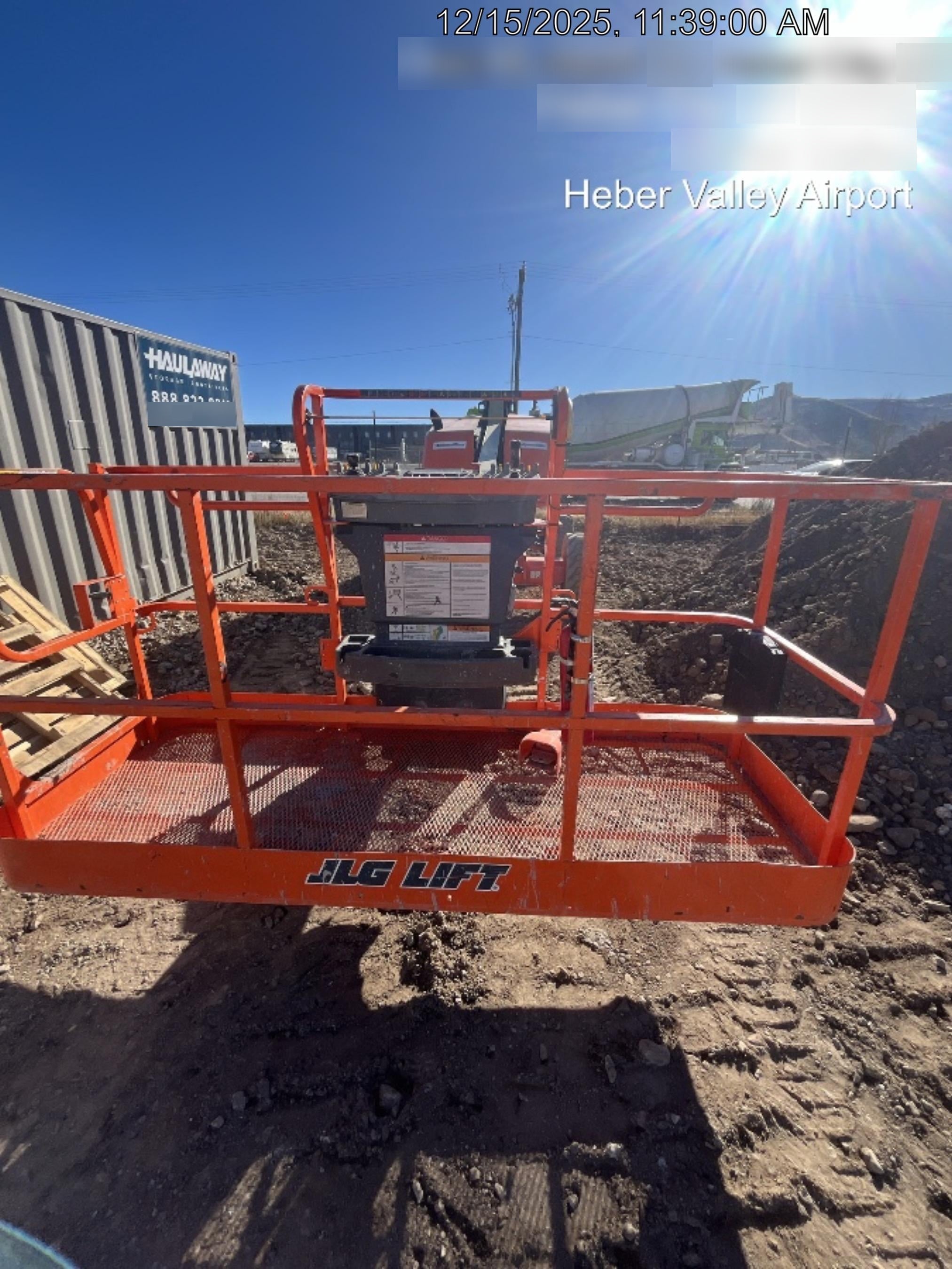 2021 JLG 400S