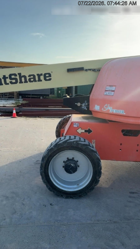 2022 JLG 660SJ