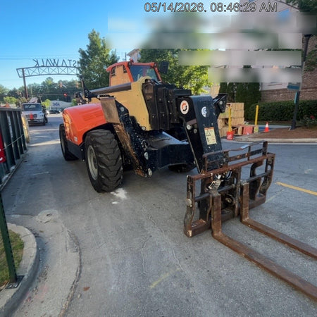 2021 JLG 1075