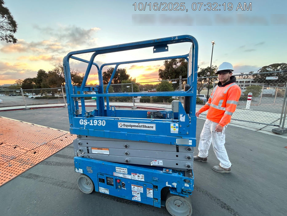 2019 Genie GS-1930 Half Height Swing Gate, 800W Inverter