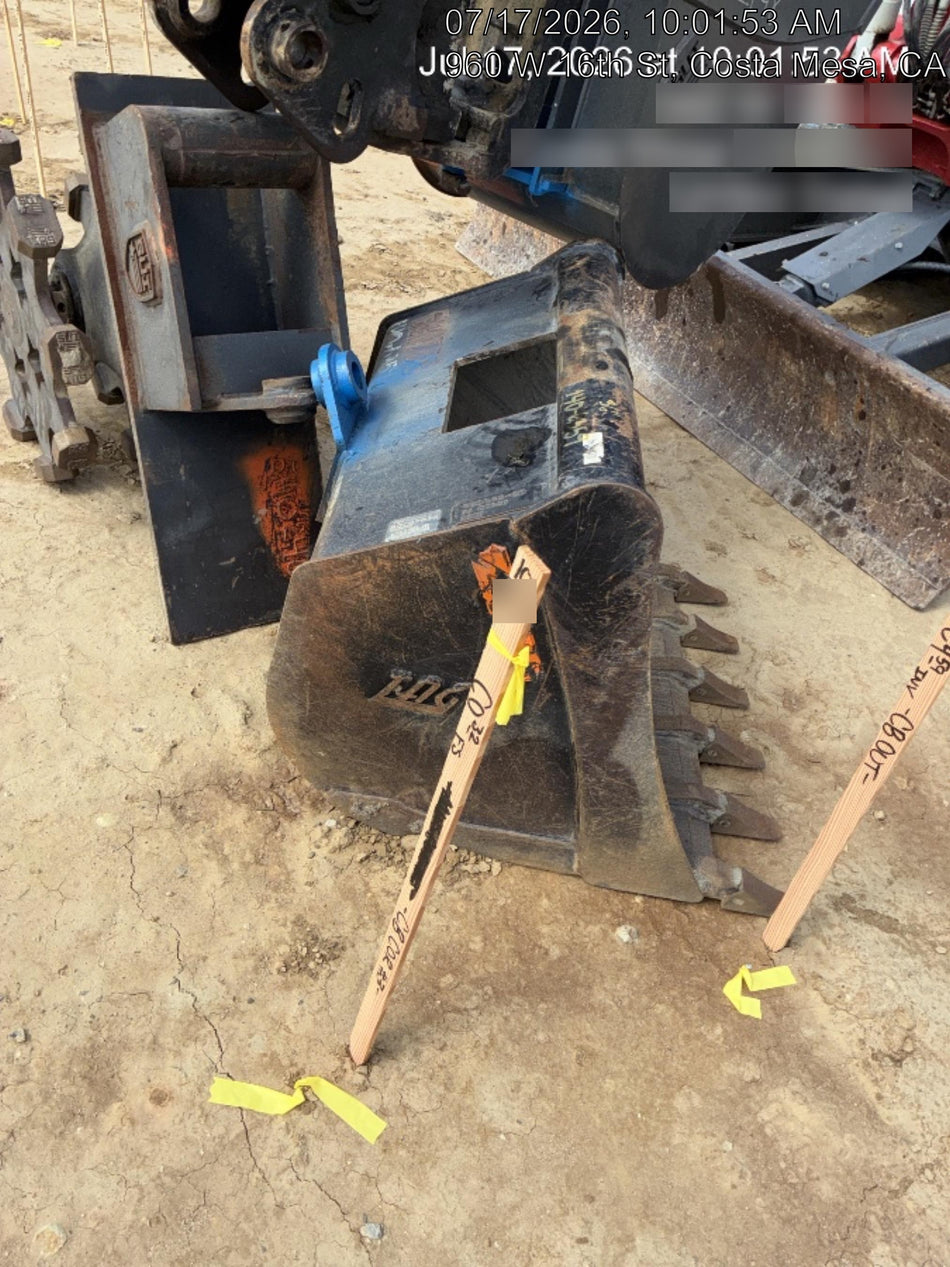 2025 TAKEUCHI 36" Bucket - Takeuchi